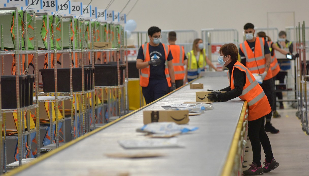 Amazon Cerca Nuovi Dipendenti, Posizioni Aperte Anche A Colleferro: Ecco Come Candidarsi - Tu News 24 - Passione Per L'informazione 694_x_1217_jpg