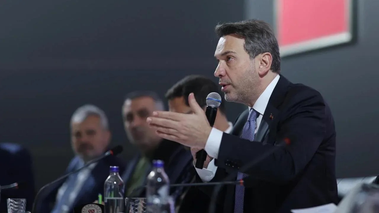 وزير الطاقة التركي: نعمل على تدشين وحدة تخزين وإعادة تغويز