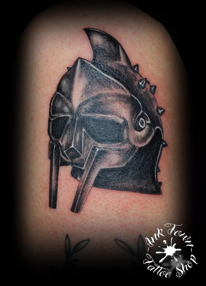 Elmo Gladiatore - Tuttotattoo.com 1200_x_863_jpg