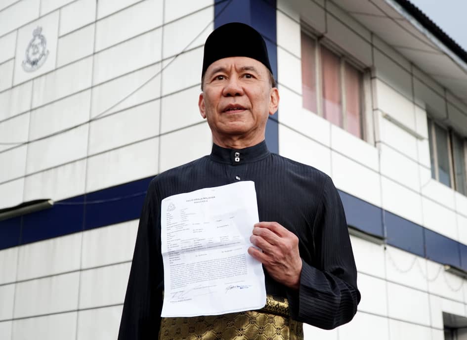 The kelantan palace has revoked the datukship of datuk seri mohd annuar zaini, a member of the dewan negara perak, . Mohd Annuar Lapor Polis Kenyataan Fitnah Berkaitan Pelantikan Exco Utusan Digital