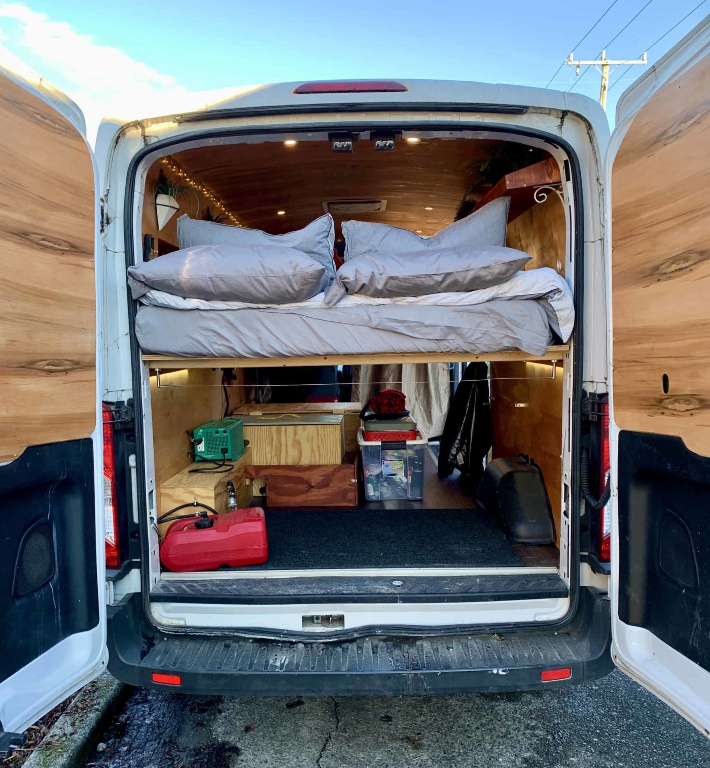 When you're shopping a new or used rv, you'll want to make sure your purchase comes from a dependable manufacturer. 2015 Ford Transit 250 - Customer Camper Van - Powerstroke