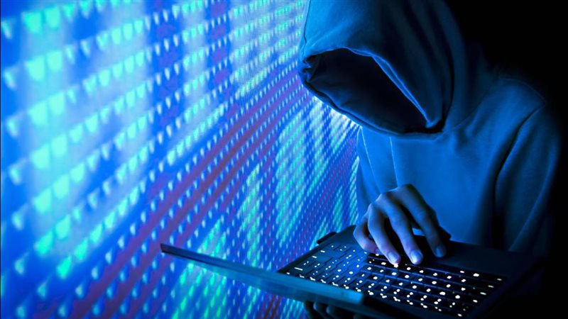 قانون جرائم الإنترنت، عقوبة استخدام حساب خاص لتسهيل ارتكاب جريمة 