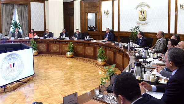 نشرة أخبار مصر، اجتماع طارئ للمجموعة الاقتصادية، شبورة مائية على هذه الطرق، وتعرف على موعد شهر رمضان فلكيا