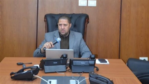 عبر الفيديو كونفرانس، السكرتير المساعد بالبحيرة يتابع آخر استعدادات رأس السنة الميلادية 