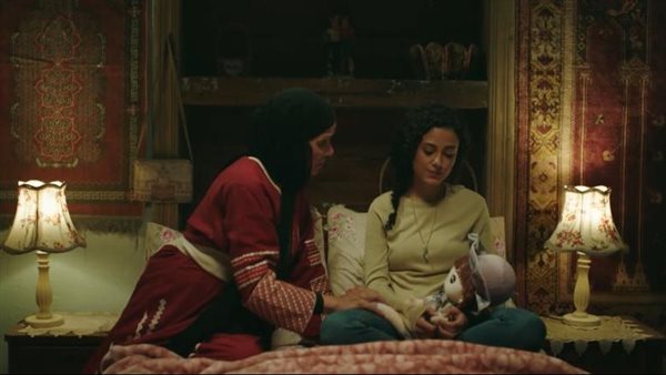 مسلسل مليحة الحلقة 3، دياب يبكي على زملائه الشهداء ووالدته تفقد الوعي من الصدمة 