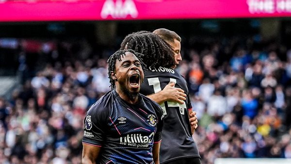 الدوري الإنجليزي، لوتون تاون يباغت توتنهام بهدف تشونج في الشوط الأول 