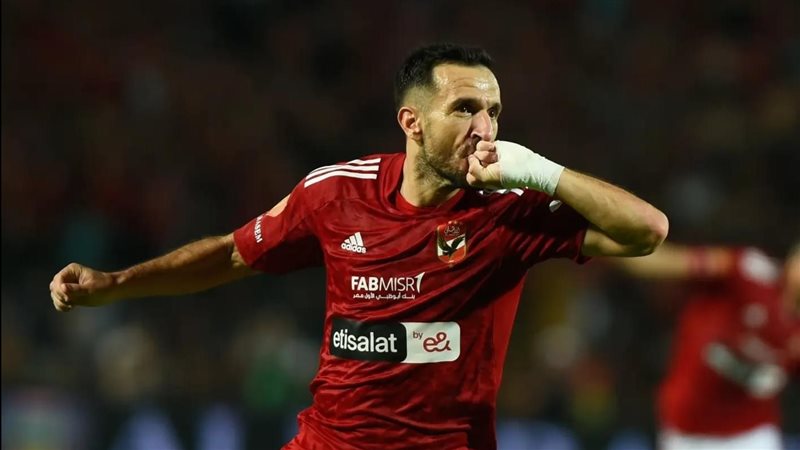 الأهلي يحتفي بذكرى انضمام علي معلول إلى صفوف الفريق 