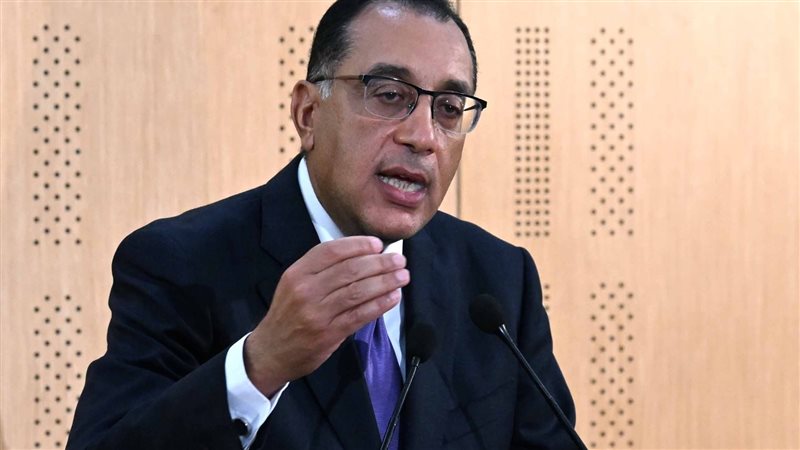 مدبولي يبحث مع رئيس هيئة الشراء الموحد توطين المواد الخام للصناعات الطبية 