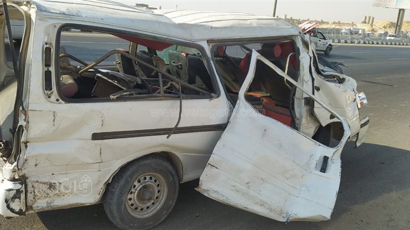التحقيق في مصرع شخص وإصابة 14 آخرين في انقلاب ميكروباص أعلى الطريق الدائري (صور)