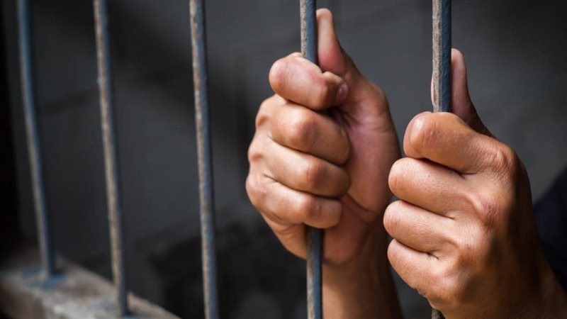 الحبس 4 أيام لعامل بتهمة قتل زوجته وشقيقه في ظروف غامضة بأسيوط الحبس 4 أيام لعامل بتهمة قتل زوجته وشقيقه في ظروف غامضة بأسيوط