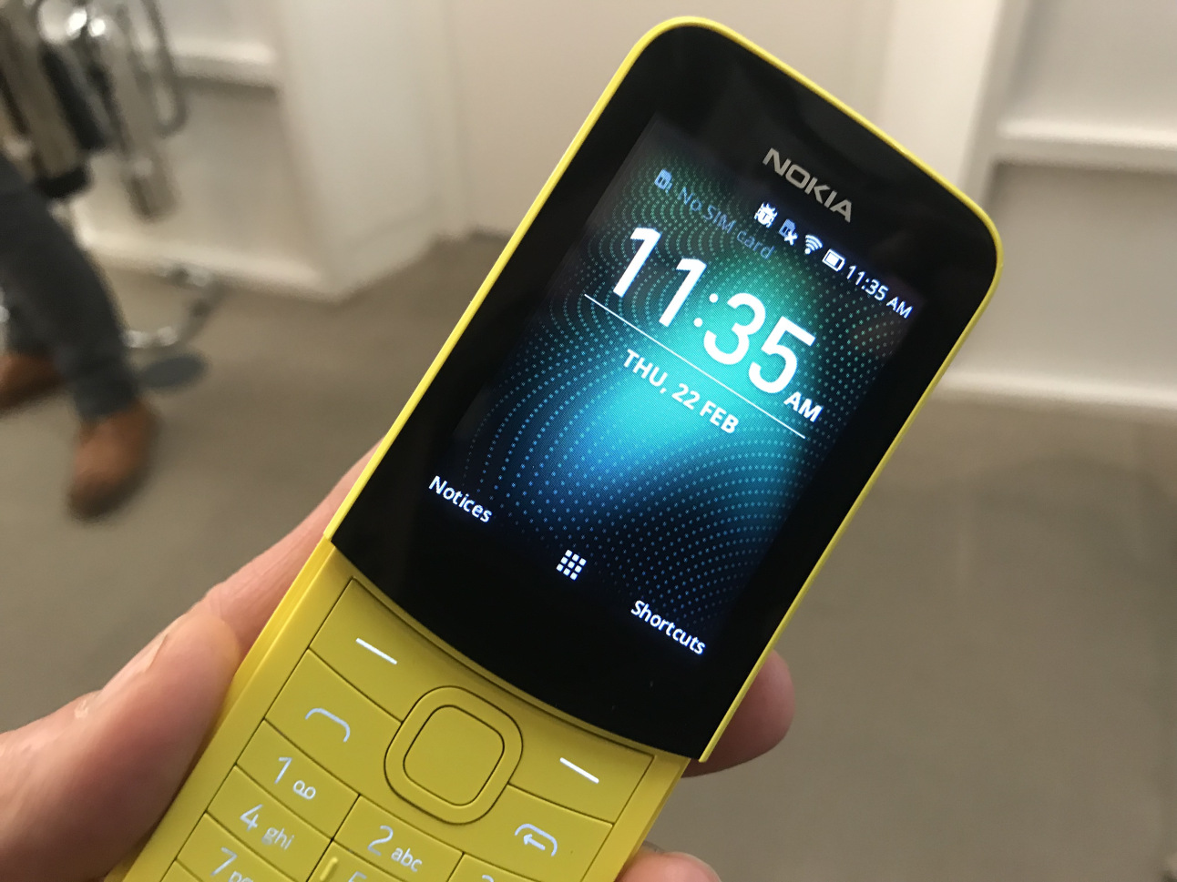 经典香蕉机复活:全新 nokia 8110 4g 正式发布;支持热点分享,google