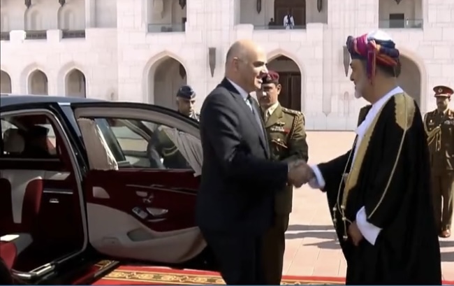 صاحب الجلالة والرئيس السويسري يعقدان جلسة مباحثات رسمية صاحب الجلالة والرئيس السويسري يعقدان جلسة مباحثات رسمية