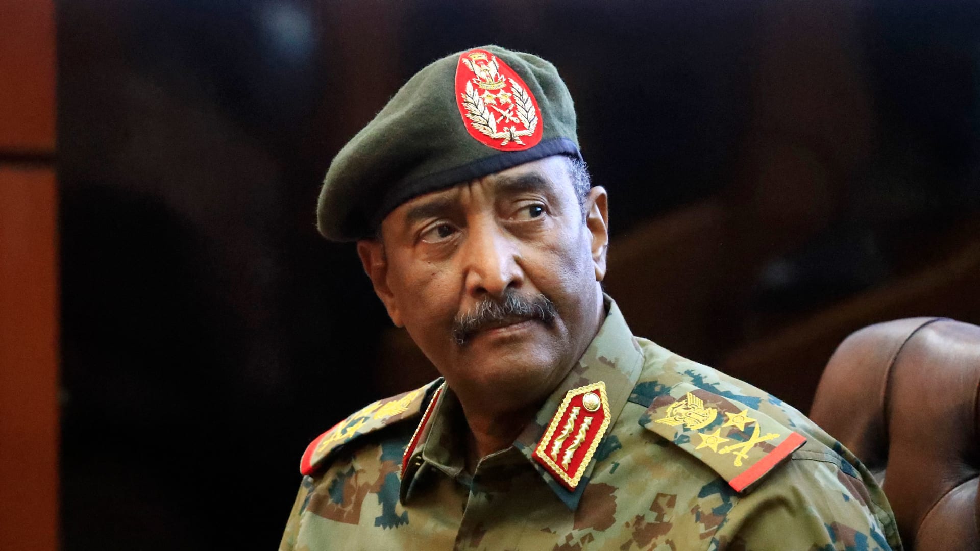 نجاة رئيس مجلس السيادة السودانى عبدالفتاح البرهان من محاولة اغتيال بطائرة مسيرة