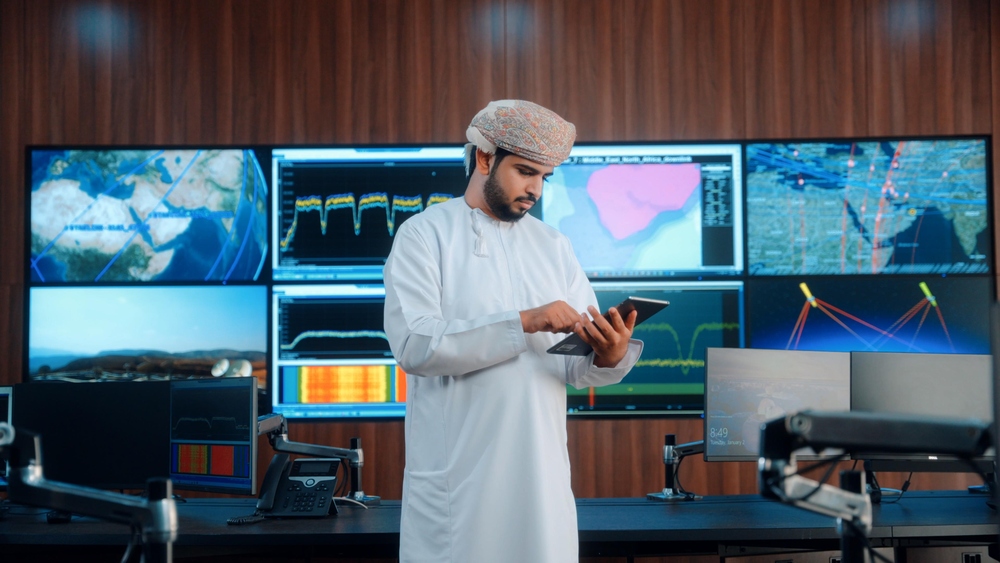 نمو ملحوظ في قطاع الاتصالات وخدمات الإنترنت والبريد بسلطنة عُمان