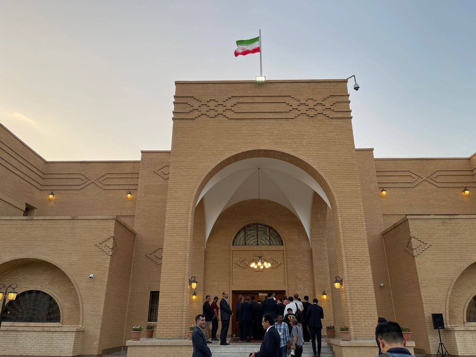 السعودية تعلن طرد الملحق العسكري وأفراد من البعثة الإيرانية