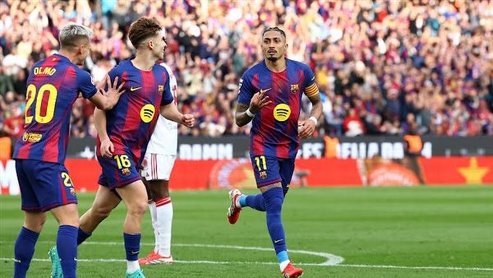 برشلونة يهزم إشبيلية بخماسية ويحافظ على صدارة الدوري الإسباني