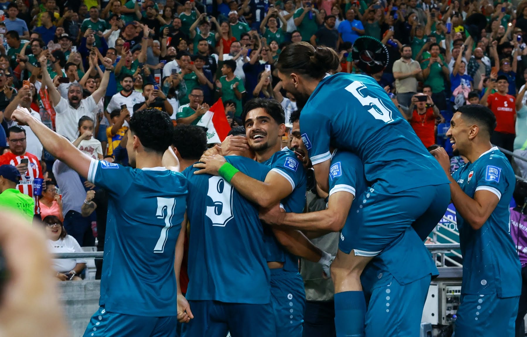 منتخب العراق يتأهل إلى كأس العالم للمرة الثانية تاريخيًا منتخب العراق يتأهل إلى كأس العالم للمرة الثانية تاريخيًا
