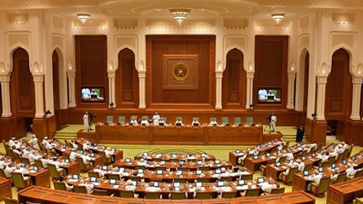 مجلس الشورى يقر إنشاء مركز لدراسات الأسرة وشؤون المرأة العمانية مجلس الشورى يقر إنشاء مركز لدراسات الأسرة وشؤون المرأة العمانية