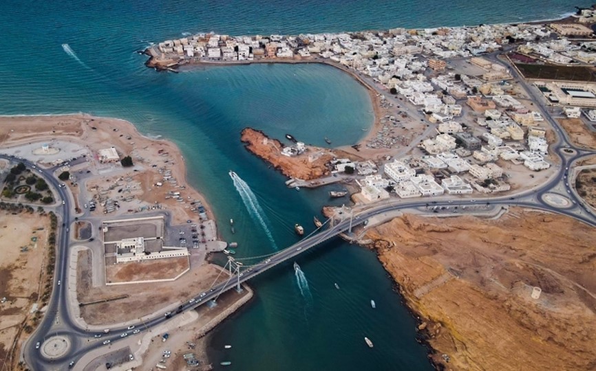 ناقلة نفط ترفع علم اليابان عبرت مضيق هرمز