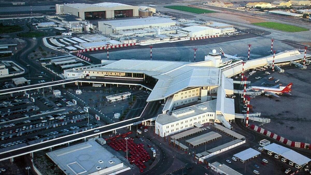 الخارجية الكويتية تستنكر الهجوم الإيراني الذي أدى إلى وفاة شخص في مطار الكويت الخارجية الكويتية تستنكر الهجوم الإيراني الذي أدى إلى وفاة شخص في مطار الكويت