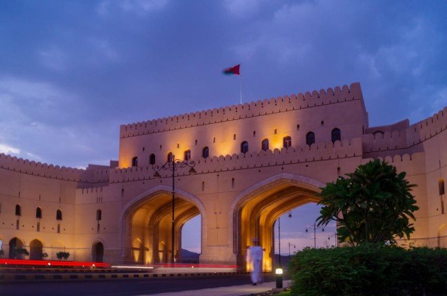 الإماراتيون والهنود والألمان في صدارة الجنسيات الزائرة لسلطنة عُمان حتى نهاية يونيو 2026