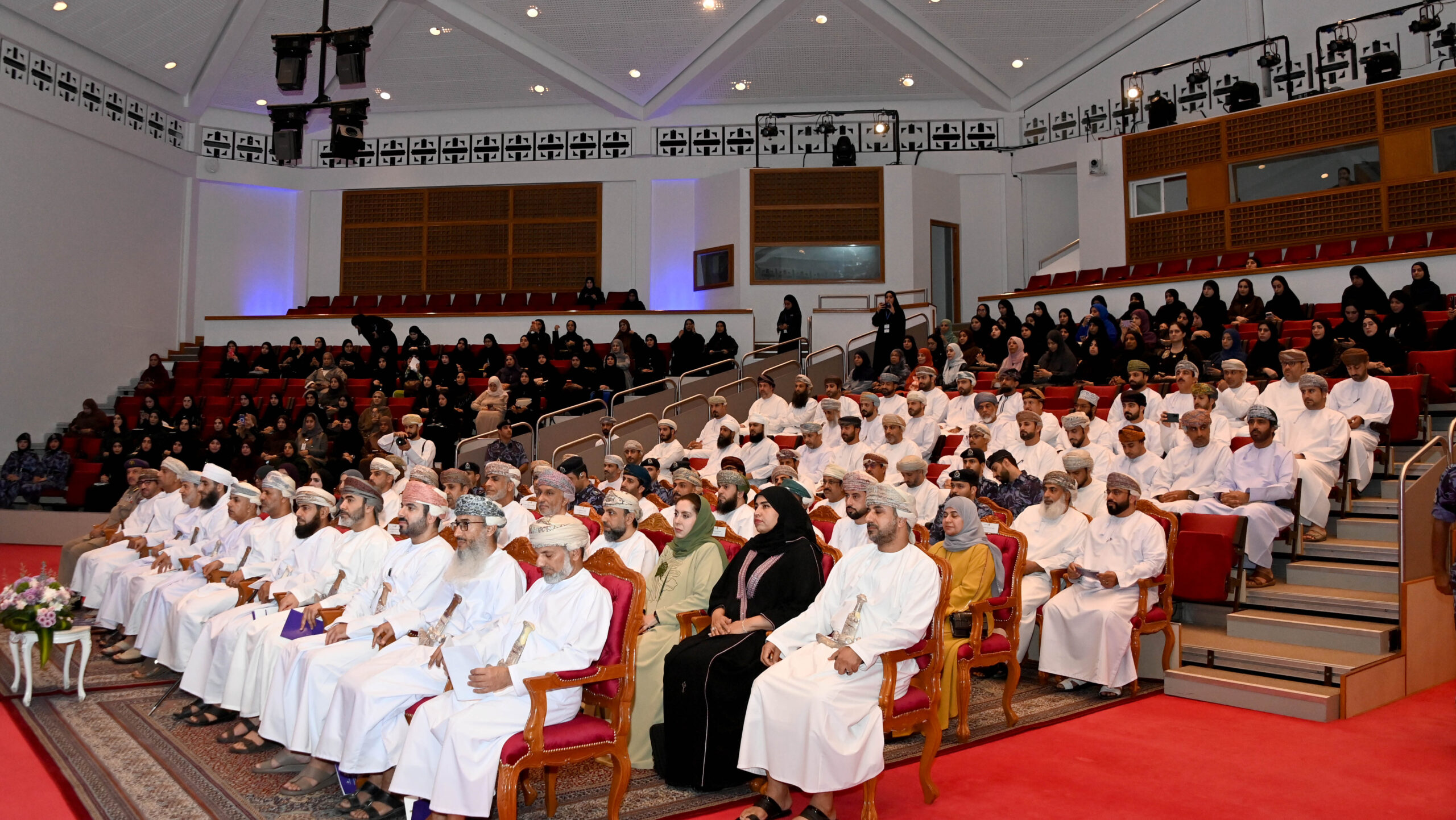 الملتقى الفكري الـ13 يوصي باستراتيجية وطنية لتعزيز الاستقرار الأسري ورفع معدلات الخصوبة الملتقى الفكري الـ13 يوصي باستراتيجية وطنية لتعزيز الاستقرار الأسري ورفع معدلات الخصوبة