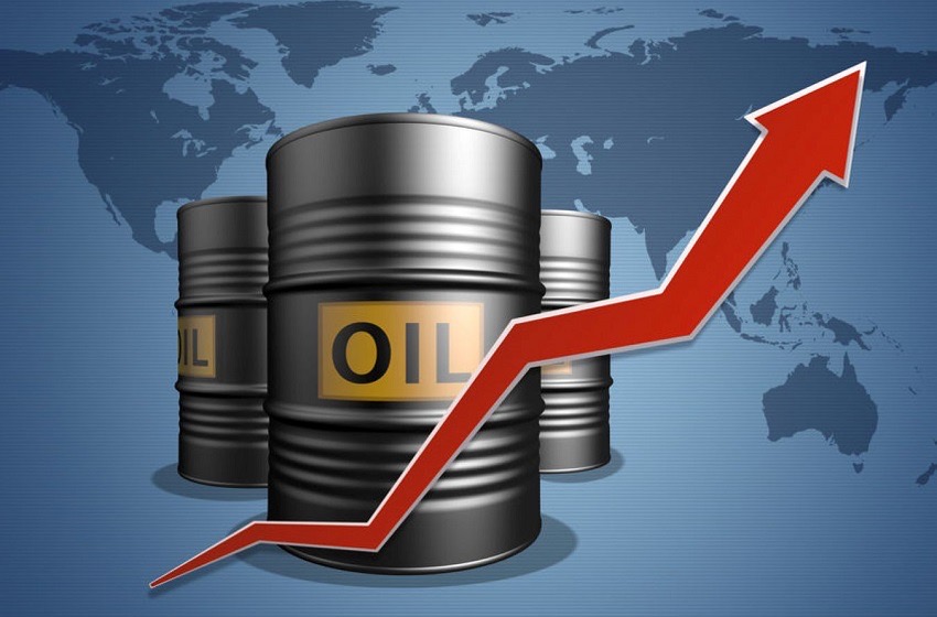 سعر النفط يصعد فوق 100 دولار للبرميل للمرة الأولى منذ يوليو