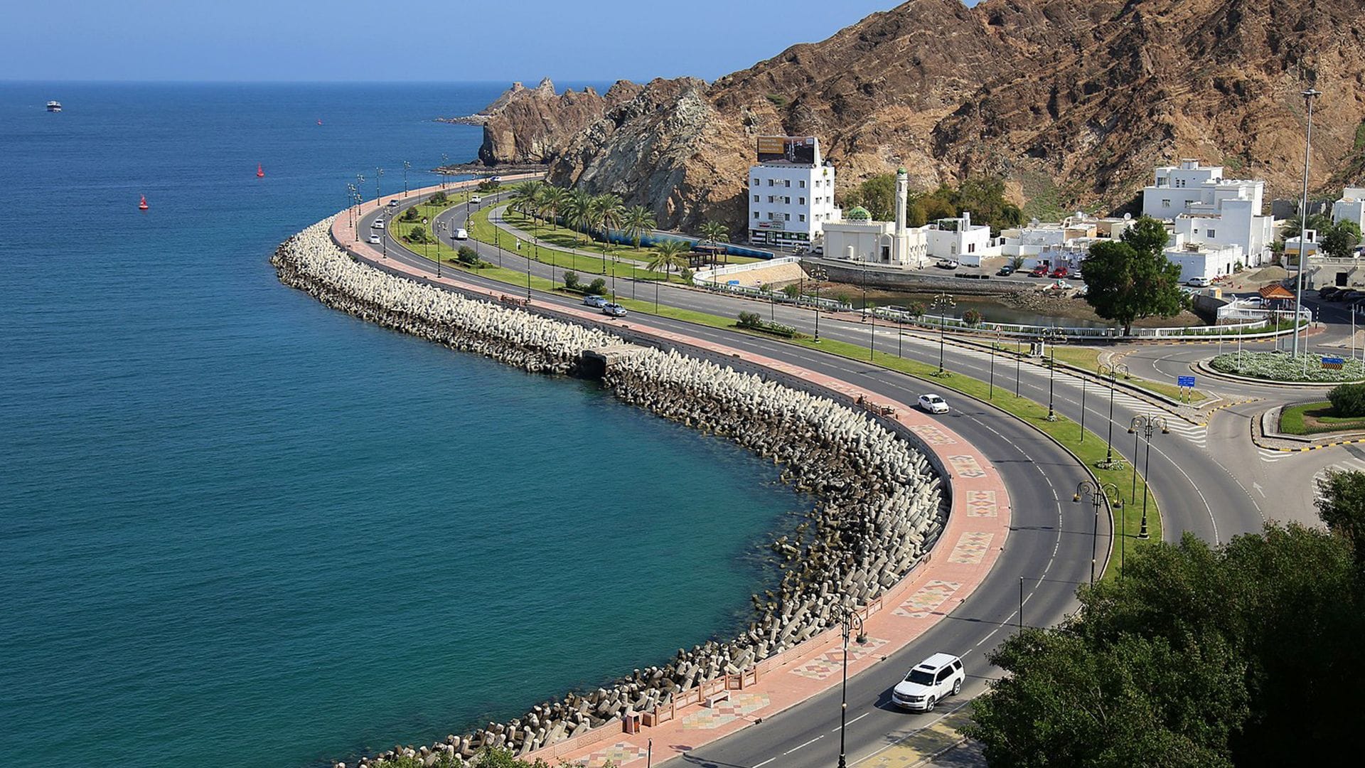 فخورٌ بكِ أنا يا عُمان