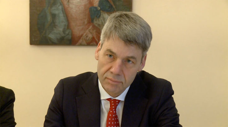 On monday, germany's foreign ministry confirmed his death. 德國駐華大使Jan Hecker上任不足兩星期去世 原因不明、大陸網民竟稱「參加反華活動累死的 ...