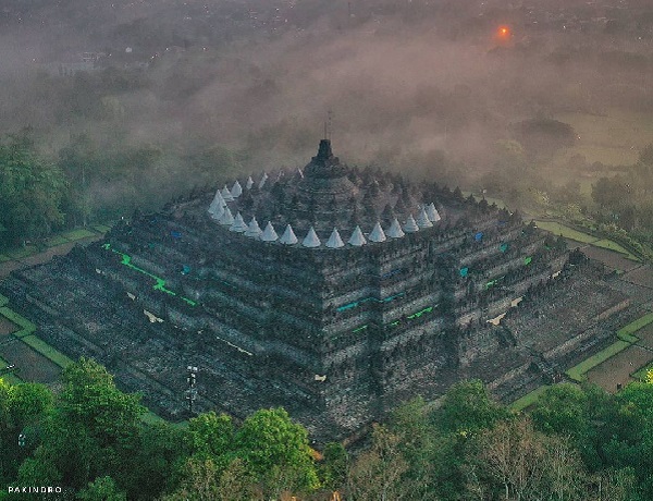 Sebuah foto koala di kebun binatang australia menjadi heboh di facebook. Wisata Candi Borobudur Magelang Harga Tiket Masuk Dan Lokasi