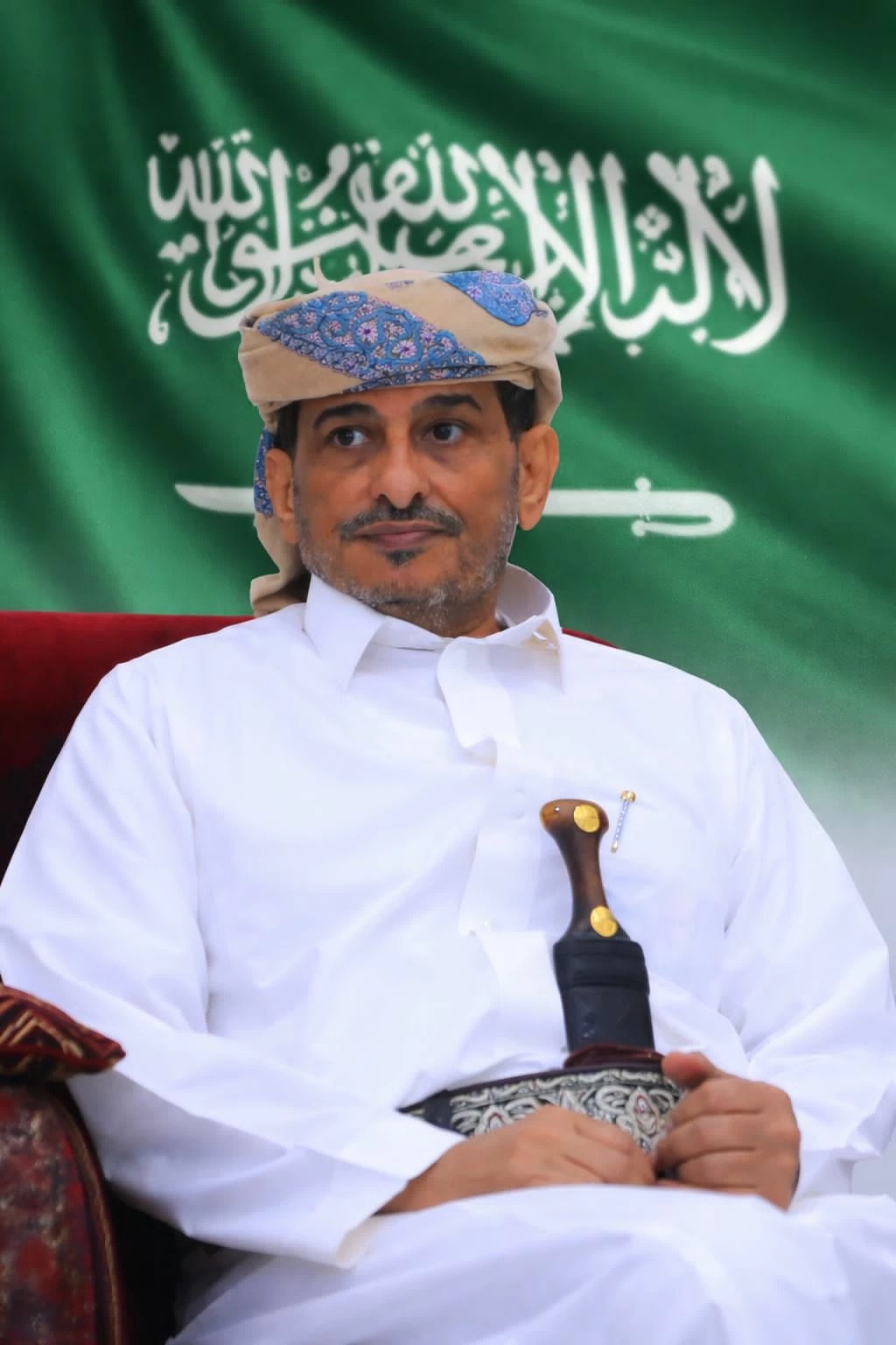 زعيم قبلي يحذر من تجنيد خلايا حوثية في شبوة ويدعو إلى تحرك أمني عاجل زعيم قبلي يحذر من تجنيد خلايا حوثية في شبوة ويدعو إلى تحرك أمني عاجل