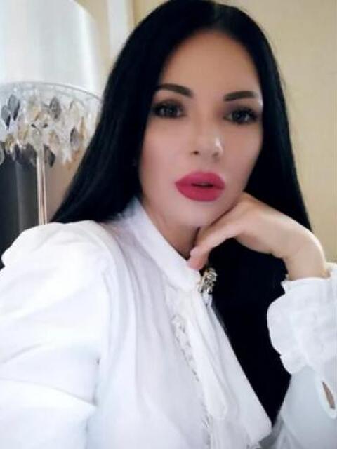 Vicenza - Candidati In Cerca Di Lavoro - Xtutti.com - Cameriera - Vicenza Casa, Auto, Moto, Personali, Offerte Di Lavoro 480_x_640_jpg