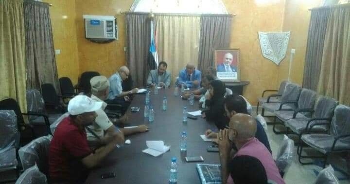 بحضور الكاف .. الوالي يترأس اجتماعاً هاماً لإدارة الشباب والرياضية بانتقالي العاصمة عدن ومديرياتها