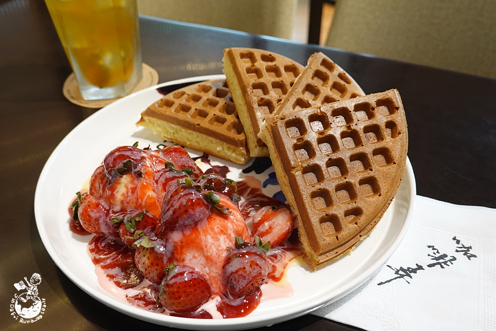 咖啡弄︳台中西區下午茶，台北老牌咖啡鬆餅店進駐金典綠園道