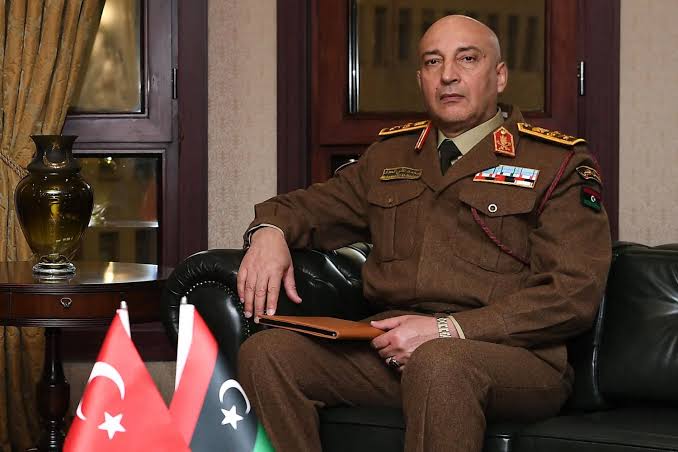 وفاة رئيس الأركان الليبي ومرافقيه في تحطم طائرة في أنقرة