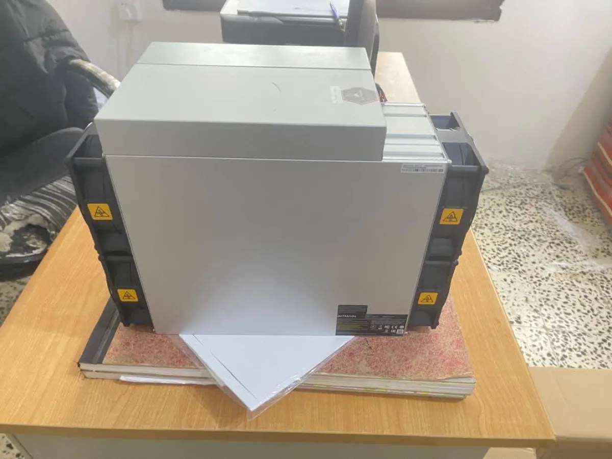 جمارك المهرة تعلن ضبط الجهاز رقم &ldquo;16&rdquo; لتعدين العملات الرقمية