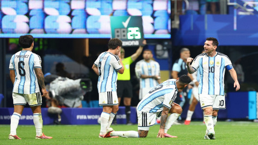 كأس العالم.. الأرجنتين تتأهل بصعوبة إلى ربع النهائي على حساب مصر