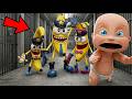 Baby \u0026 Daddy Escape BANANA FAMILY in ROBLOX!