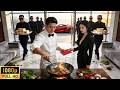 Chef helped harassed beauty, who unexpectedly fell for him at first sight,married him with billions！