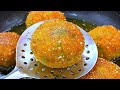 केवल 2 कच्चे आलू  से बना गरमा गरम कुरकुरा नाश्ता जो भी खाए खाता ही जाए | Crispy aalu ka nashta