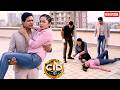 Purvi की जान बचाने के लिए Abhijeet ने उठा लिया उसे अपनी गोद में ! || CID || Latest Episode ||