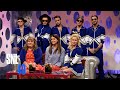 Girlfriends Talk Show with Amy Adams and One Direction - SNL