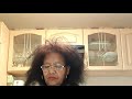 G Kif überträgt einen Livestream.