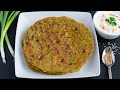 Thalipeeth | खमंग कांदा पातीचे धपाटे | थालीपीठ | How to make thalipeeth