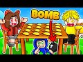 Cheating in Roblox BOMB OR CHIPS ! 😱