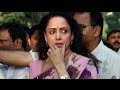 Captured on camera: Hema Malini throwing tantrums goes viral!
