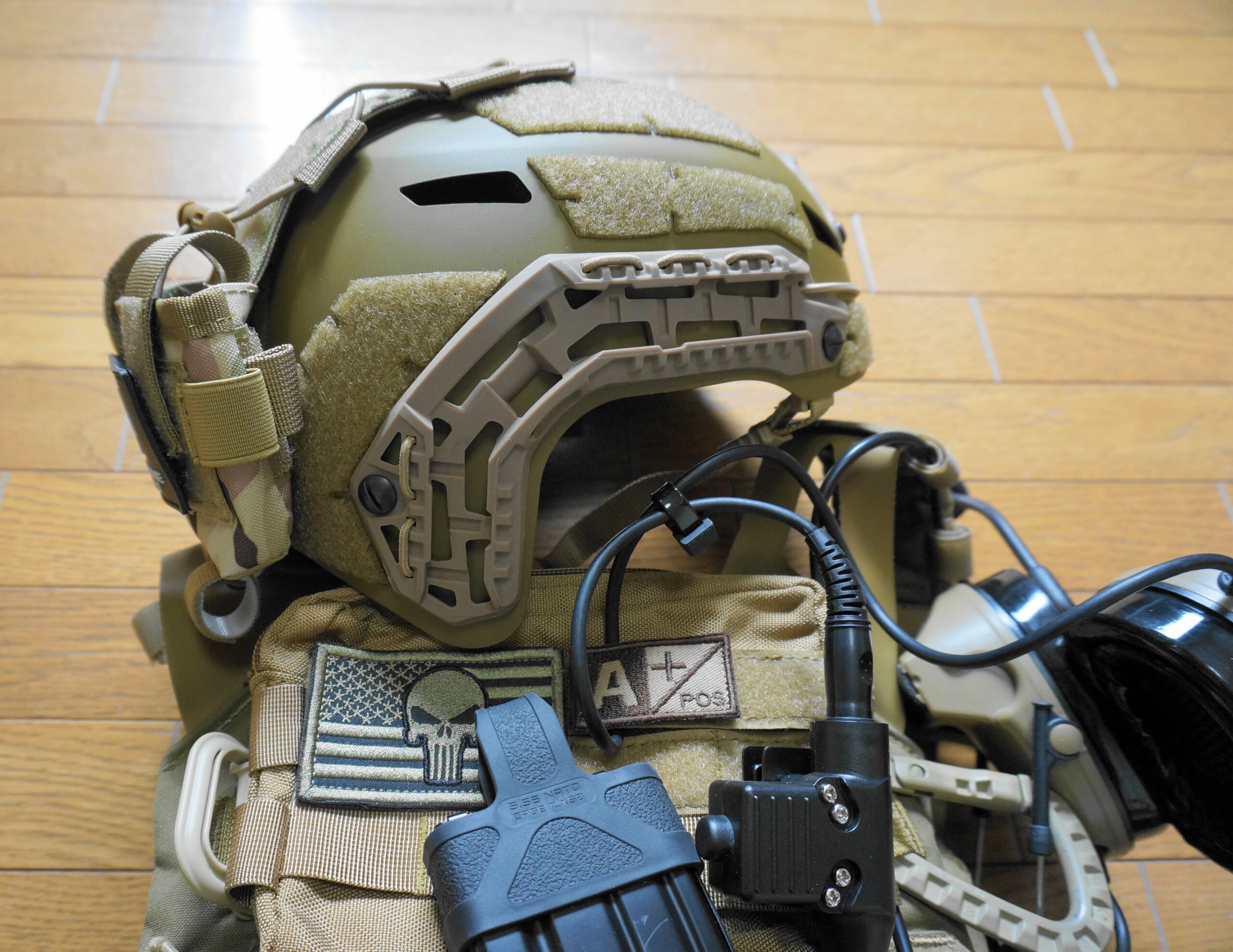 FMA REVISION CAIMAN ハイブリッドヘルメットシステム レプリカ 