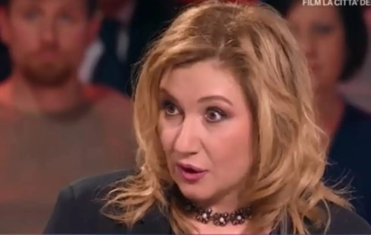 Costume Serena Bortone Spiaggia Serena Bortone